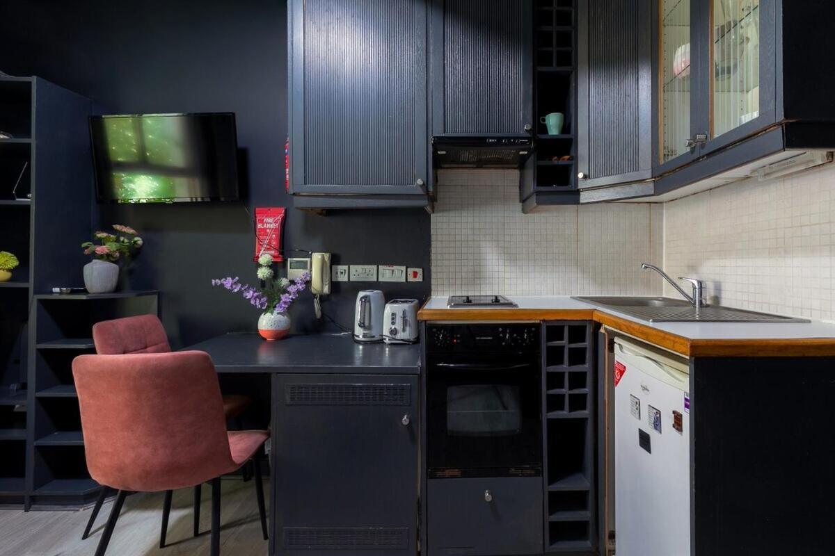 Portobello Road Artistic Studios 'Budget' London Bagian luar foto