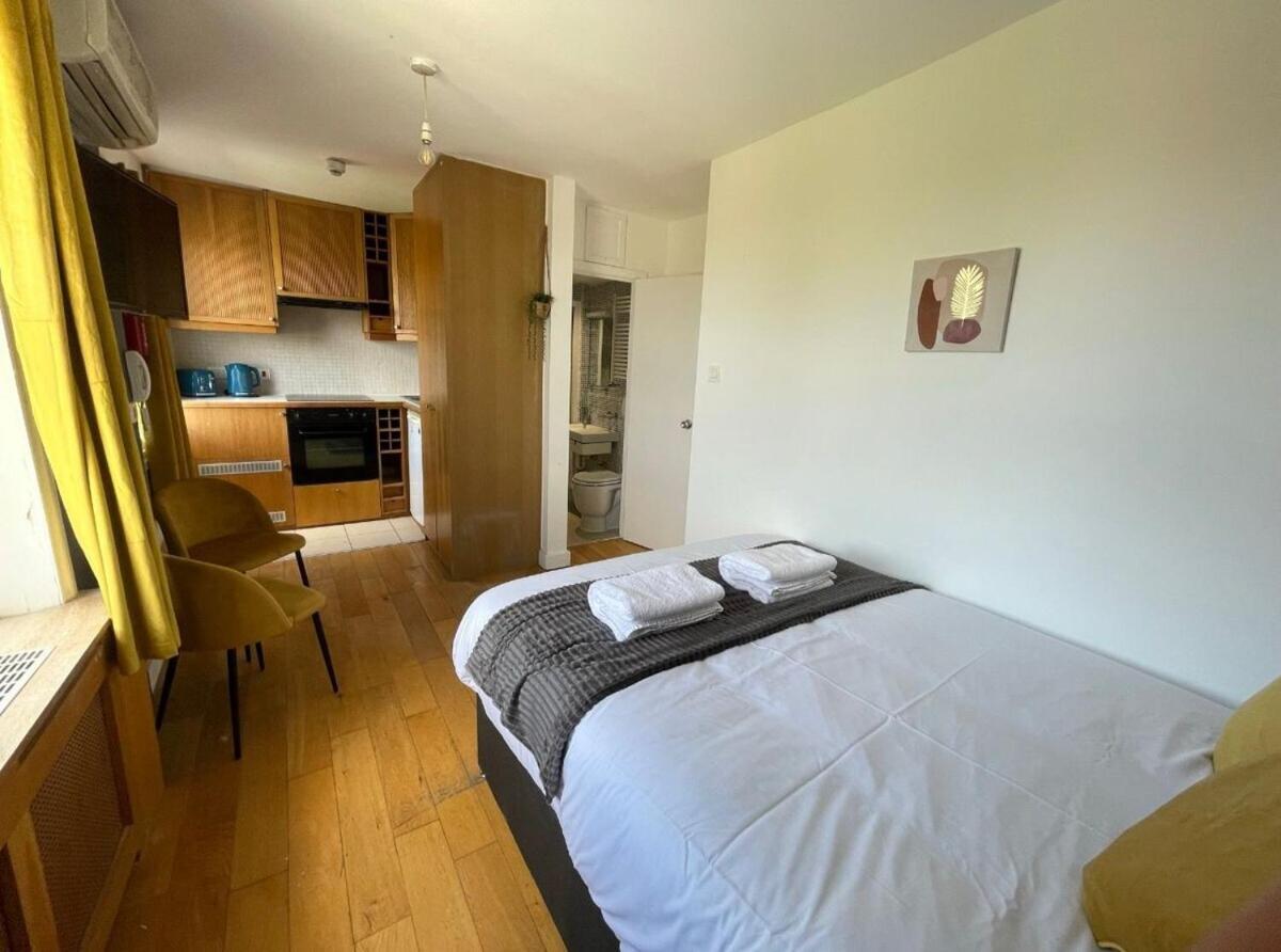 Portobello Road Artistic Studios 'Budget' London Ruang foto