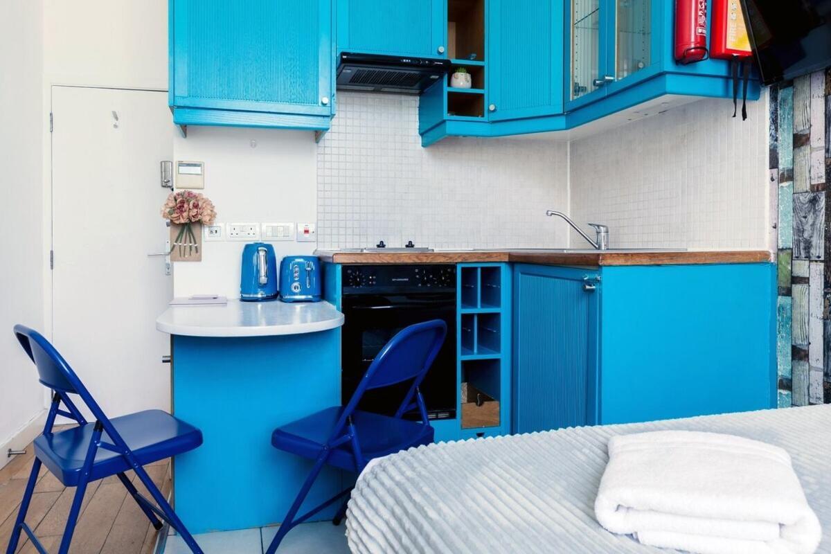 Portobello Road Artistic Studios 'Budget' London Ruang foto