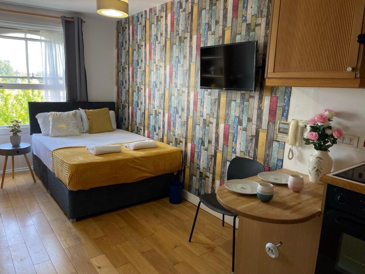 Portobello Road Artistic Studios 'Budget' London Ruang foto