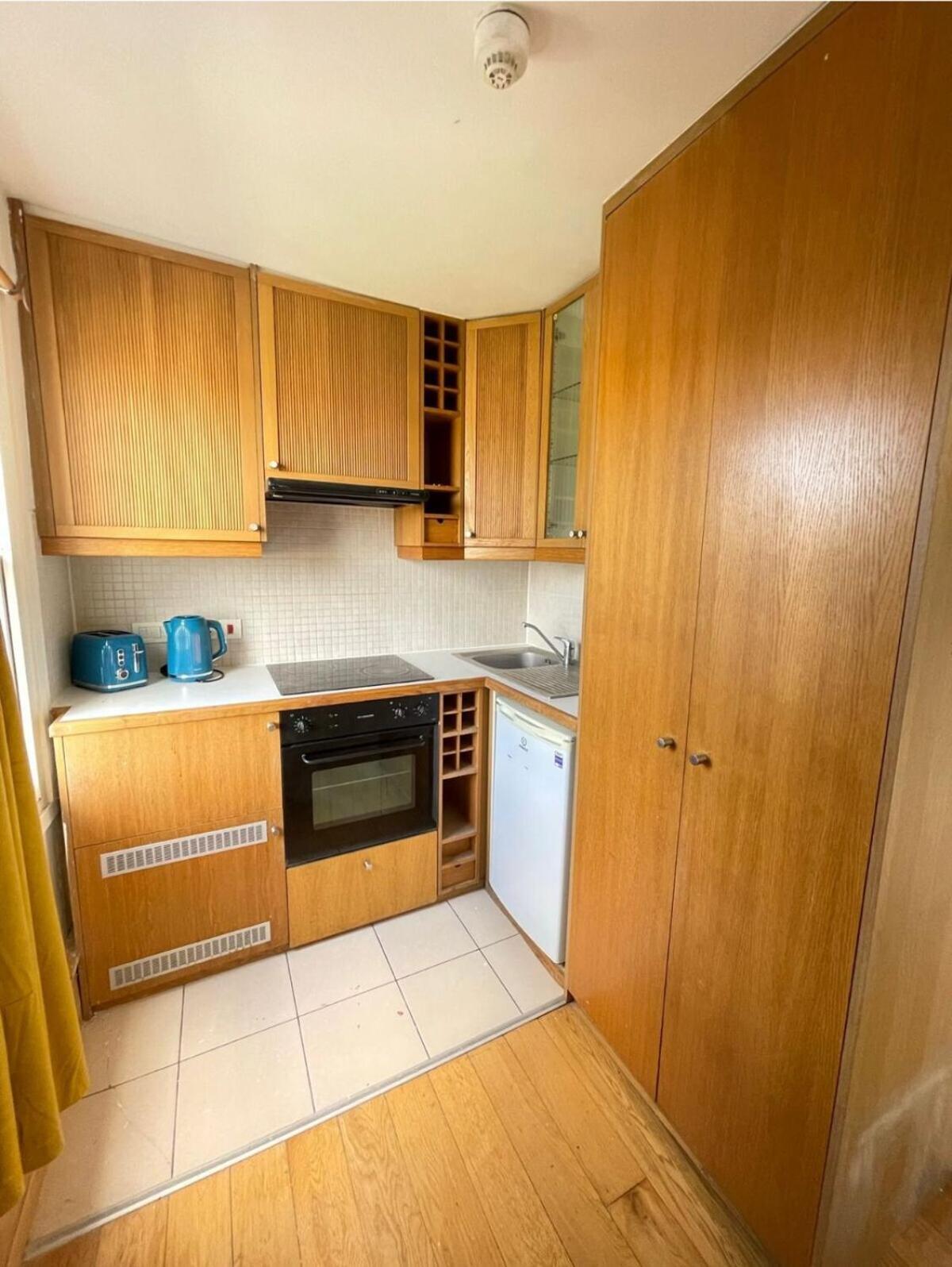 Portobello Road Artistic Studios 'Budget' London Ruang foto