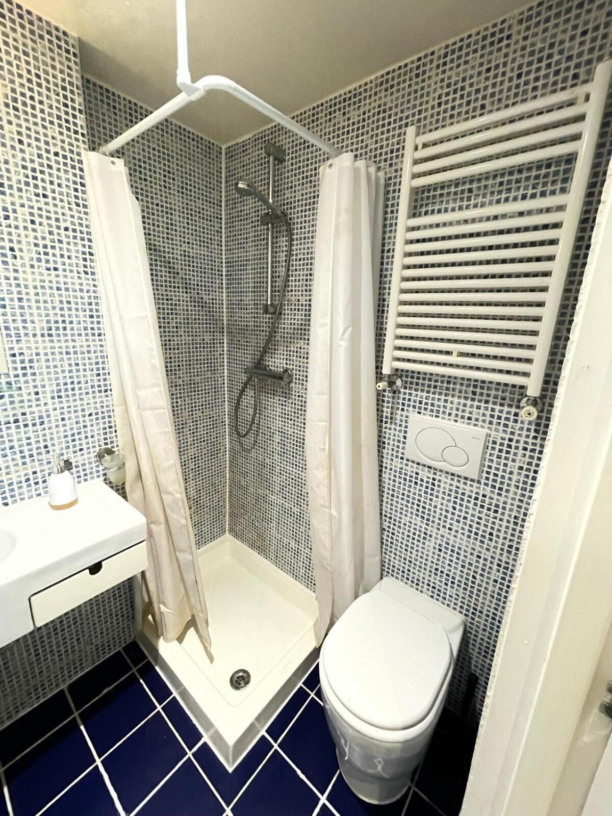 Portobello Road Artistic Studios 'Budget' London Ruang foto