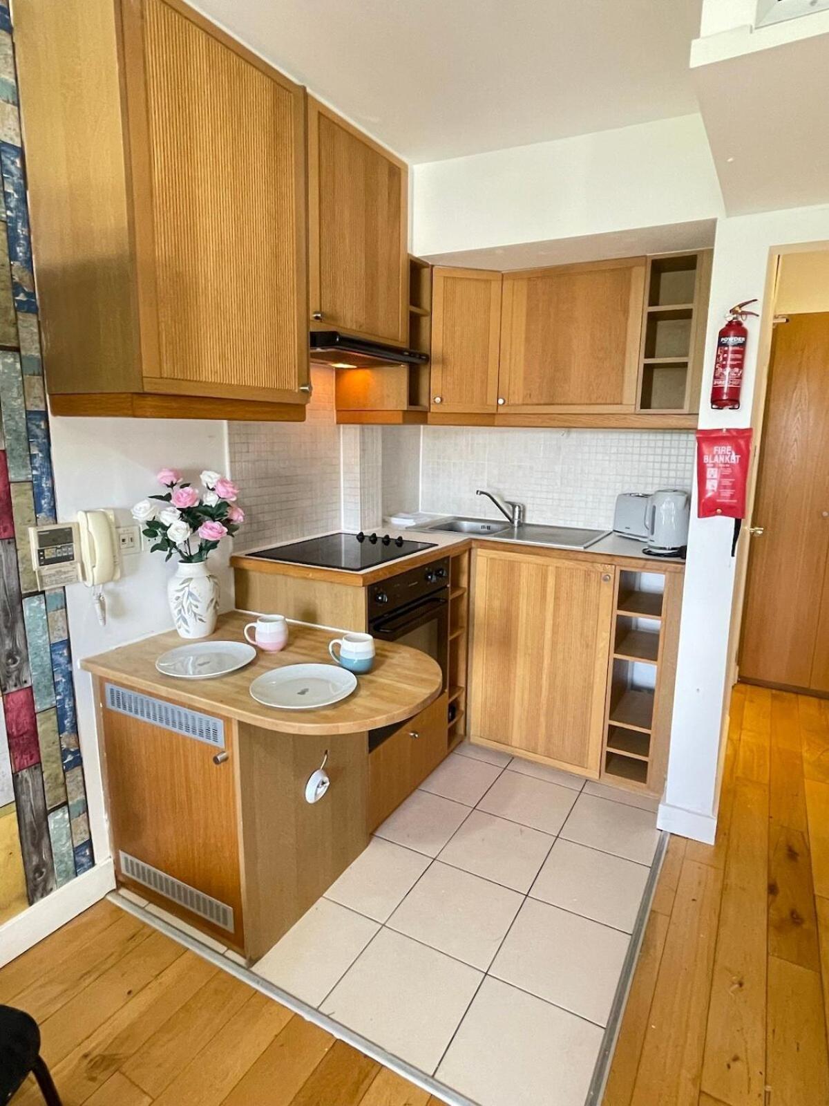 Portobello Road Artistic Studios 'Budget' London Ruang foto